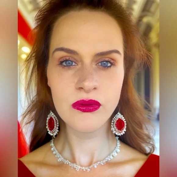 Meet Your Posher - Picture 1 of 1